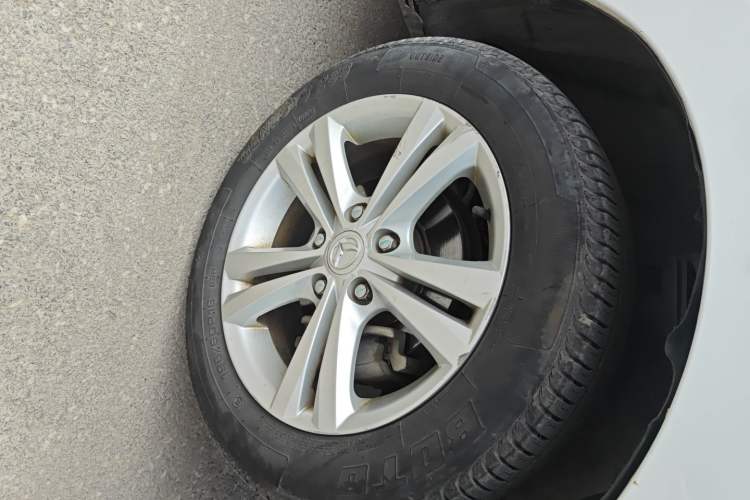 Used HYOSOW H3 2016 H3F 1.5L Manual Luxury Model Right Front Wheel Hub