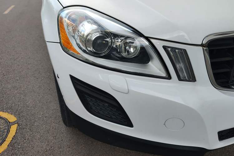 Used Volvo XC60 2013 T5 Comfort Edition Right Front Headlight