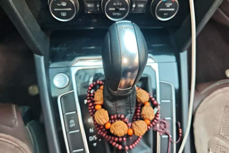 Used Volkswagen Magotan 2018 330TSI DSG Luxury Model Gear Lever