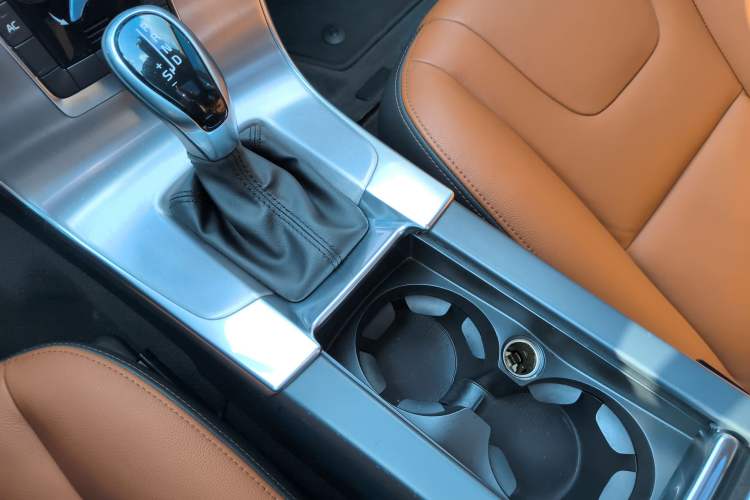 Used Volvo S60 2018 S60L T4 Zhiyuan Edition
