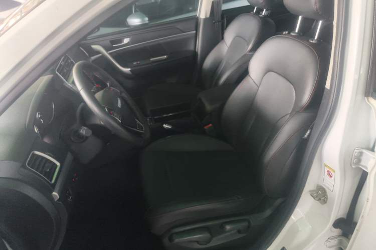 Used Haval M6 2019 1.5T DCT Two-Wheel Drive Elite Version China V Standard