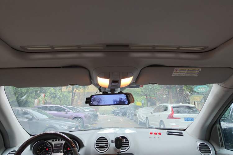 Used Mercedes-Benz M-Class 2010 ML 300 4MATIC