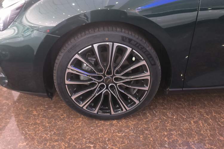 Used MG 7 2023 2.0T Automatic Hunter Luxury Edition
