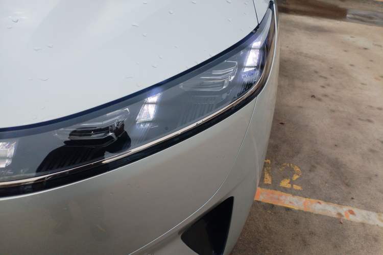 Used Dongfeng eπ eπ008 2025 210 Ultra Range-Extended Version 5 Seats
