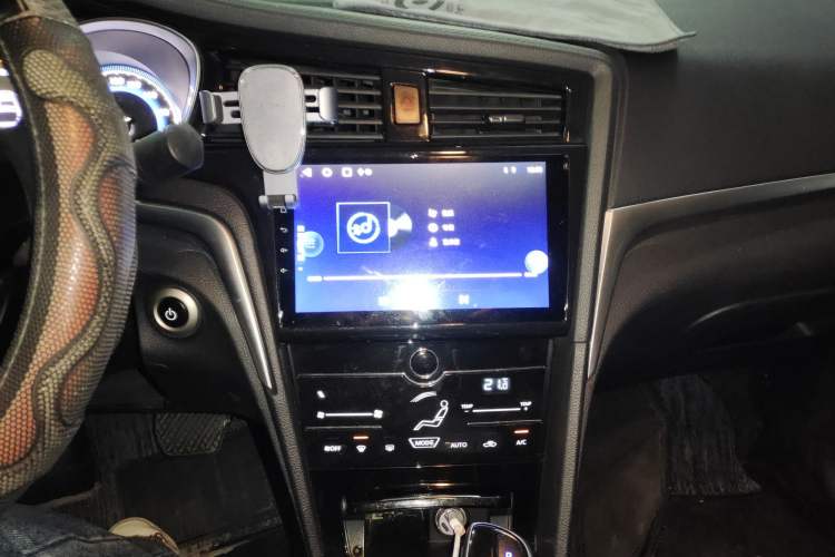 Used Venucia D60EV 2022 Standard Range Smart Drive Version Audio And AC Panel