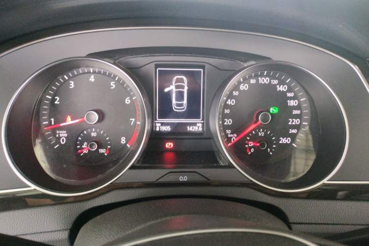 Used Volkswagen Magotan 2018 330TSI DSG Advanced Model Instrument Cluster