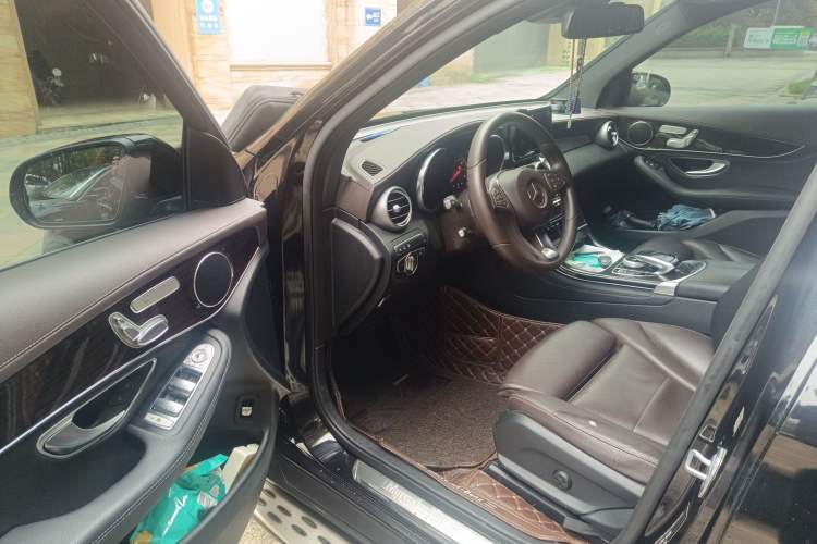 Used Mercedes-Benz GLC 2017 GLC 260 4MATIC Luxury Model Driver Seat