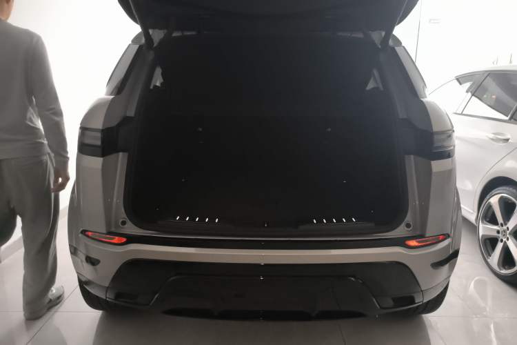 Used Land Rover Range Rover Evoque 2024 Aurora L 249 PS Prestige Light-Chasing Edition