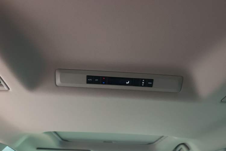 Used Toyota Granvia 2024 2.5L Hybrid Comfort Edition