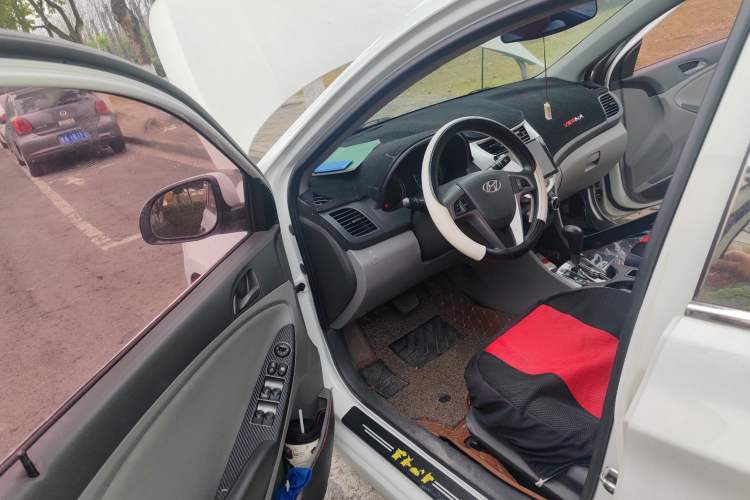 Used Hyundai Verna (older generation) 2016 1.4L Automatic Leading-Edge GLX