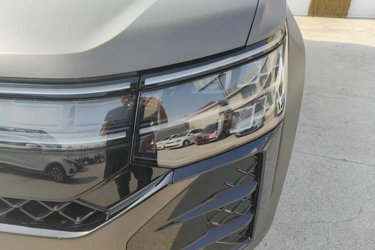 Used Volkswagen Teramont 2025 Tiguan Pro 450TSI Four-Wheel Drive Summit Edition
