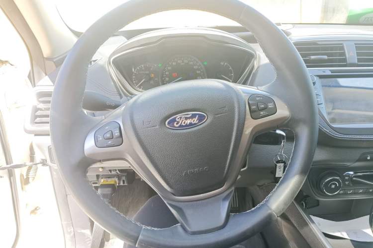 Used Ford Escort 2017 Happiness Edition 1.5L Automatic Fashion Version Steering Wheel