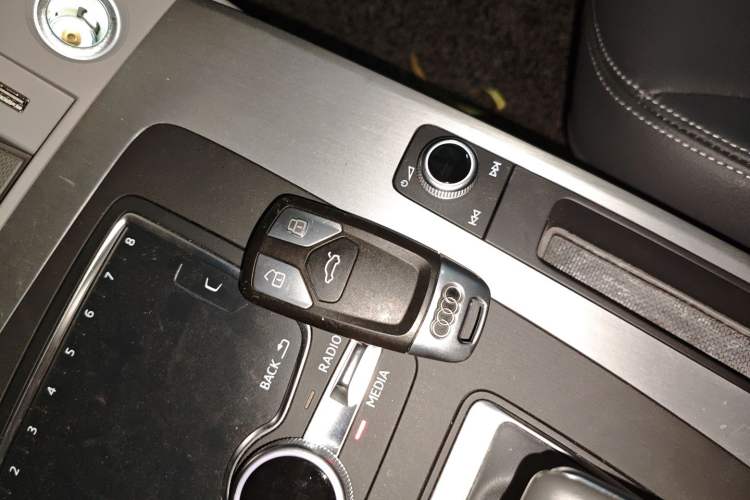 Used Audi Q5L 2018 40 TFSI Prestige Fashion Edition China V Vehicle Key