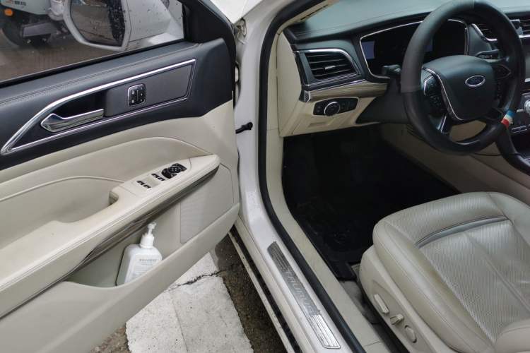 Used Ford Taurus 2015 EcoBoost 245 Luxury Model
