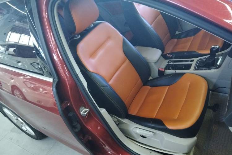 Used Volkswagen Golf 2016 230TSI Automatic Comfort Version
