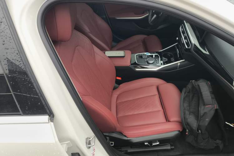 Used BMW i3 2024 eDrive 35 L Right Front Seat