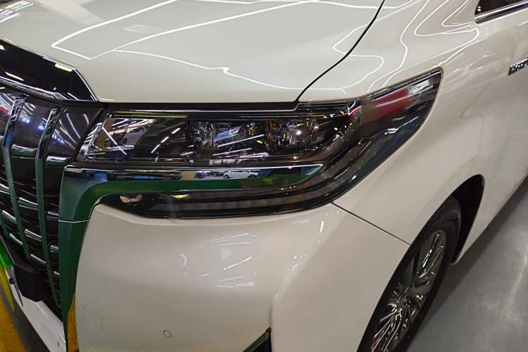 Used Toyota Alphard 2021 Dual-Engine 2.5L Luxury Edition