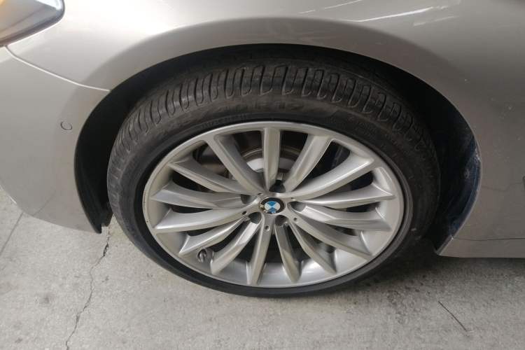 Used BMW 5 Series 2023 530Li Luxury Edition Premium Package Exterior 4