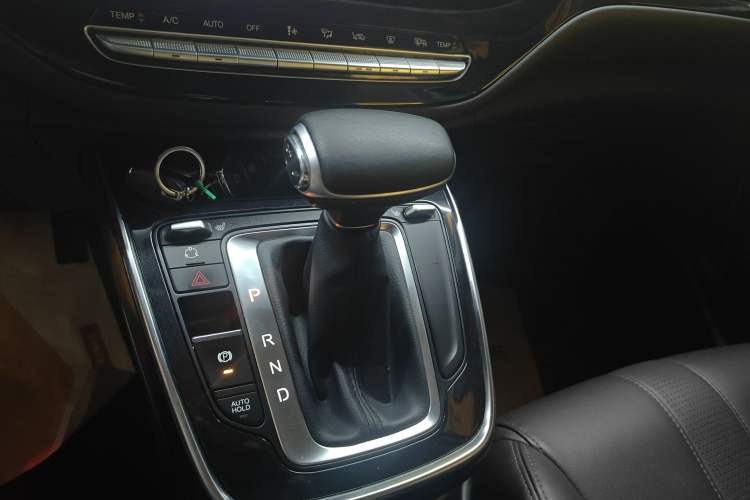 Used GAC Trumpchi M6 2019 270T DCT Luxury Edition (7-seater) China VI Gear Lever