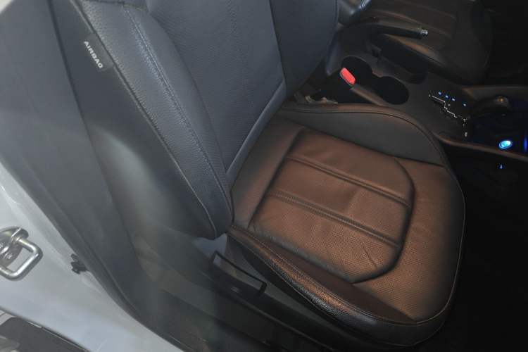 Used Hyundai ix35 2015 2.0L Automatic 2WD Smart Type China IV
