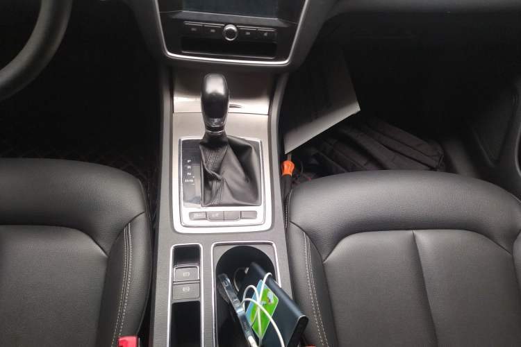 Used Roewe i6 2020 PLUS 1.6L CVT 4G Connected Glory Flagship Edition