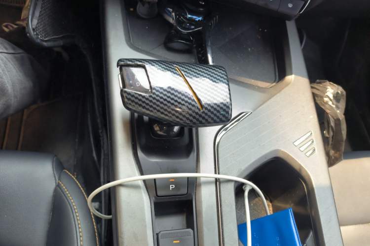 Used CHANGAN OSHAN X5 PLUS 2023 Revised 1.5T DCT Excellence Edition Gear Lever