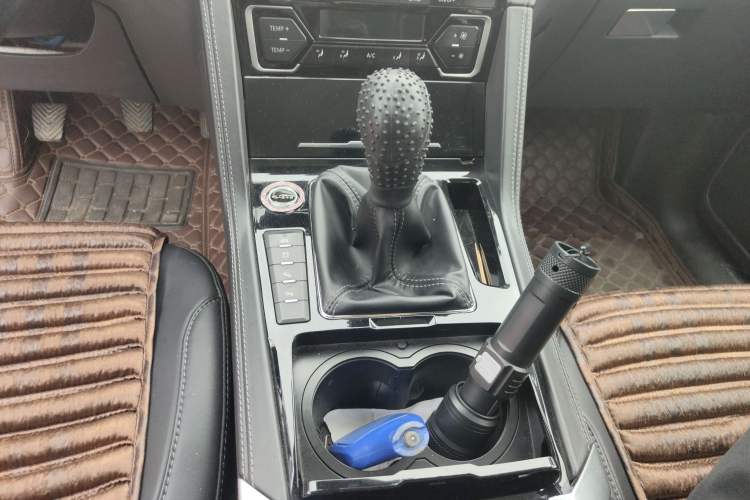 Used Zotye Domy X7 2017 1.8T Manual Luxury Model
