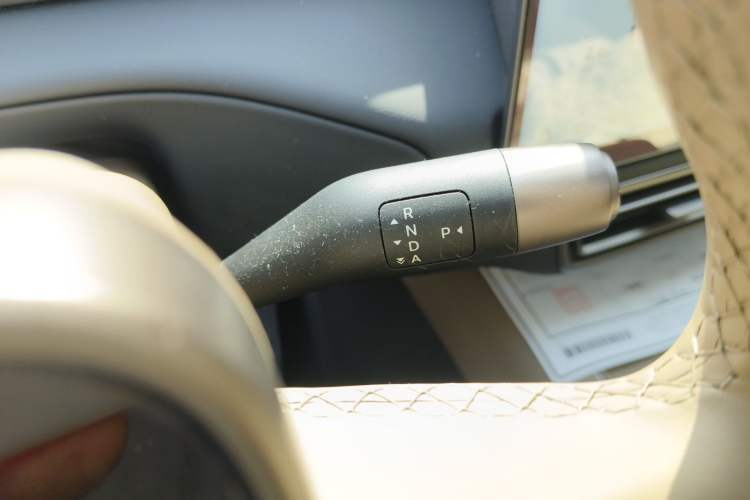 Used Li Auto MEGA 2025 Home Family Special Edition
