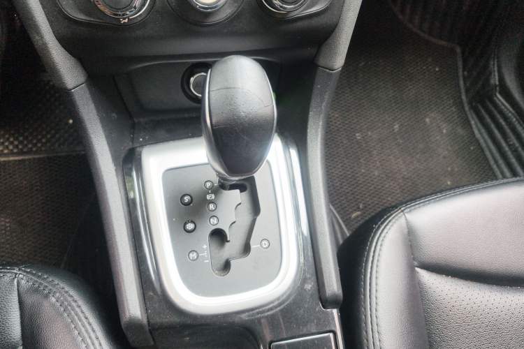 Used Citroen C4L 2015 1.8L Automatic Luxury Edition Gear Lever