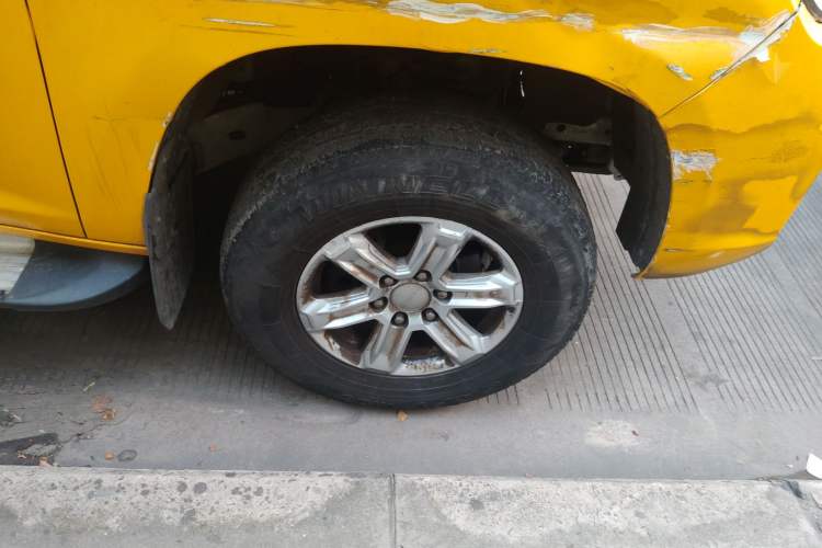 Used SAIC MAXUS T70 2020 2.0T Gasoline Automatic Two-Wheel Drive Comfort Edition Standard Cab High Ground Clearance Right Front Wheel Hub