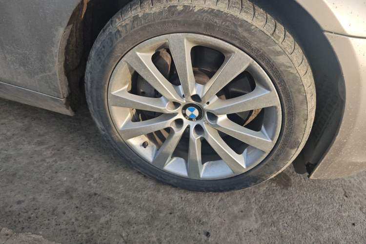 Used BMW 5 Series 2013 530Li Leading Model Right Front Wheel Hub