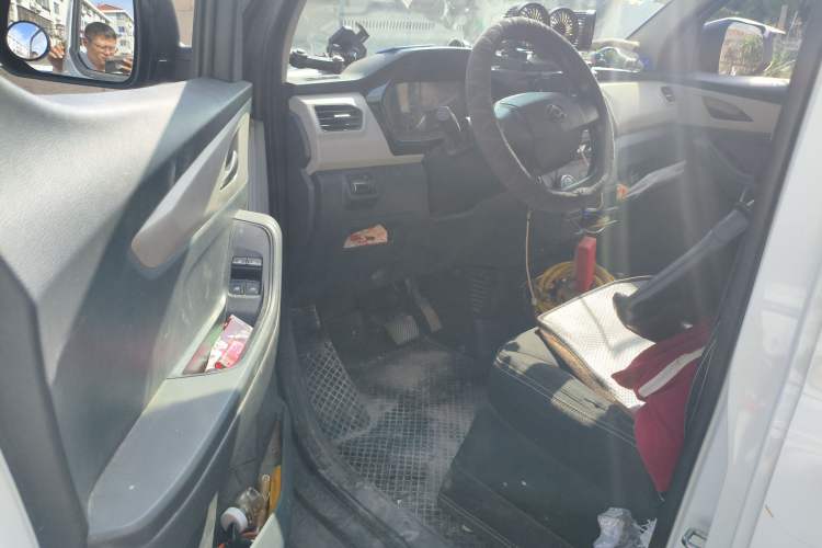 Used SAIC MAXUS EV30 2021 Pure Electric Smart Logistics Expert with Long Wheelbase—CATL
