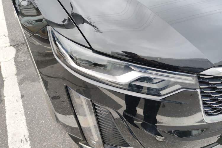 Used Cadillac XT6 2022 2.0T Six-Seater Four-Wheel-Drive Luxury Version