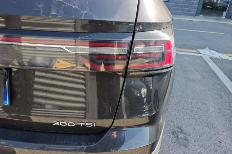 Used Volkswagen Tharu 2023 300TSI Two-Wheel-Drive Full Moon Edition Exterior 3