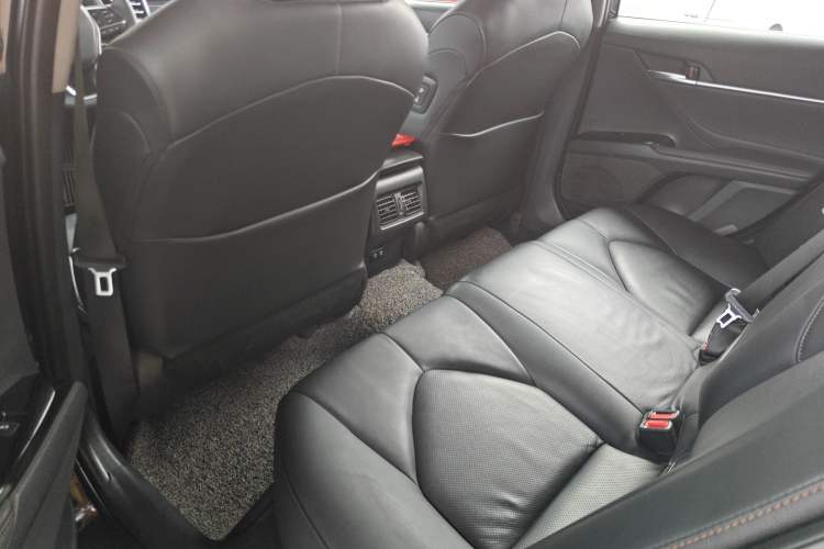 Used Toyota Camry 2018 2.0G Luxury Edition
