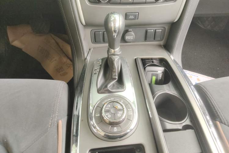 Used Nissan Patrol  Gear Lever