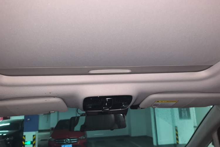 Used Roewe iMAX8 2022 400TGI Prestige Edition Headliner