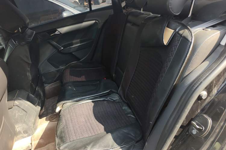 Used Volkswagen Lavida 2013 Restyled Classic 1.6L Manual Comfort Edition
