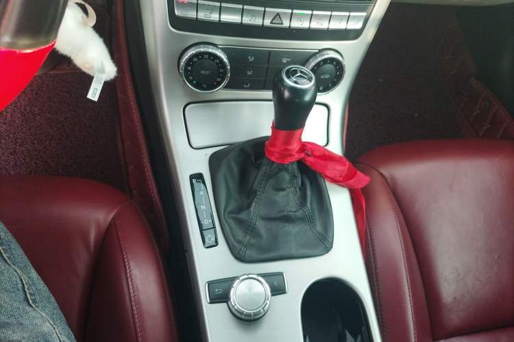 Used Mercedes-Benz SLK-Class 2011 SLK 200 Fashion Model