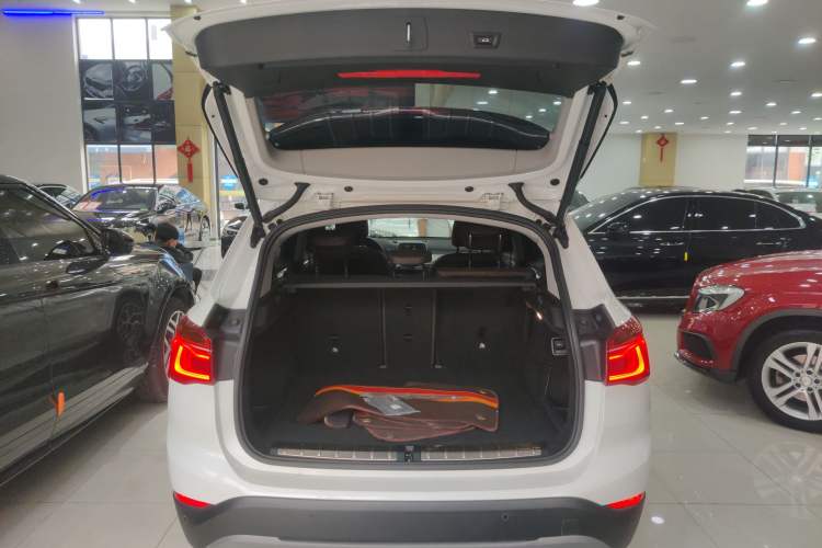 Used BMW X1 2018 sDrive18Li Luxury Model Trunk
