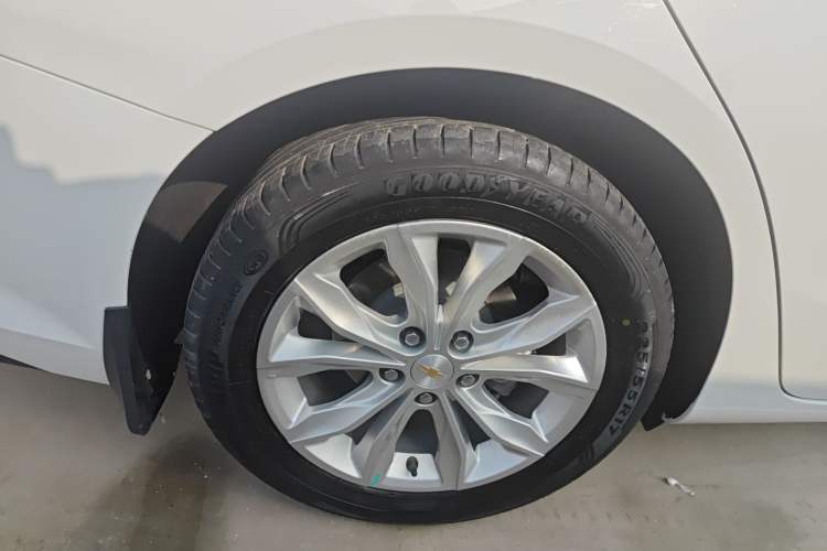 Used Chevrolet Malibu XL 2022 535T Automatic Sport Edition Right Rear Wheel Hub