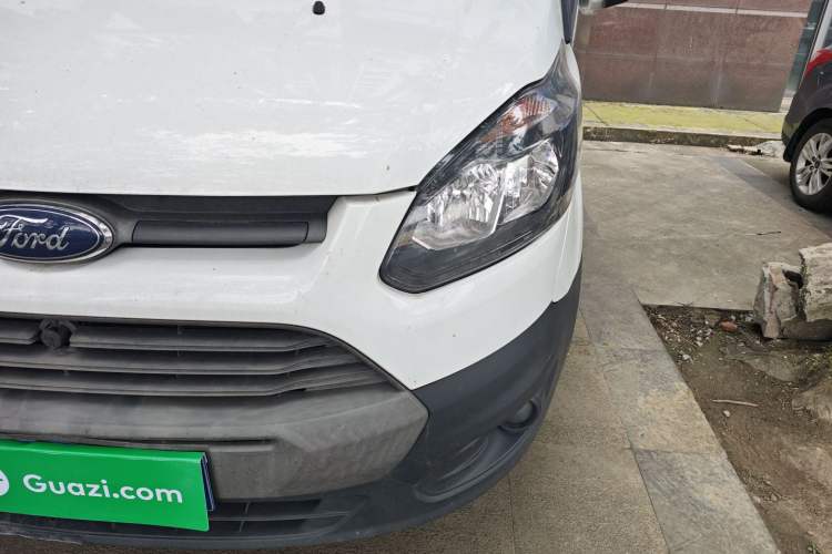 Used Ford Transit 2017 2.0T Diesel Multi-Purpose Commercial Vehicle Short Wheelbase Low Roof China V Standard

