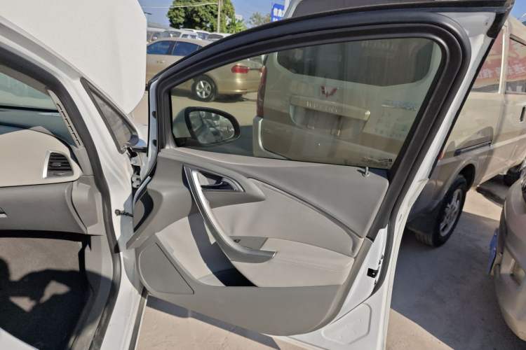 Used Buick GT 2014 XT 1.6L Automatic Fashion Edition
