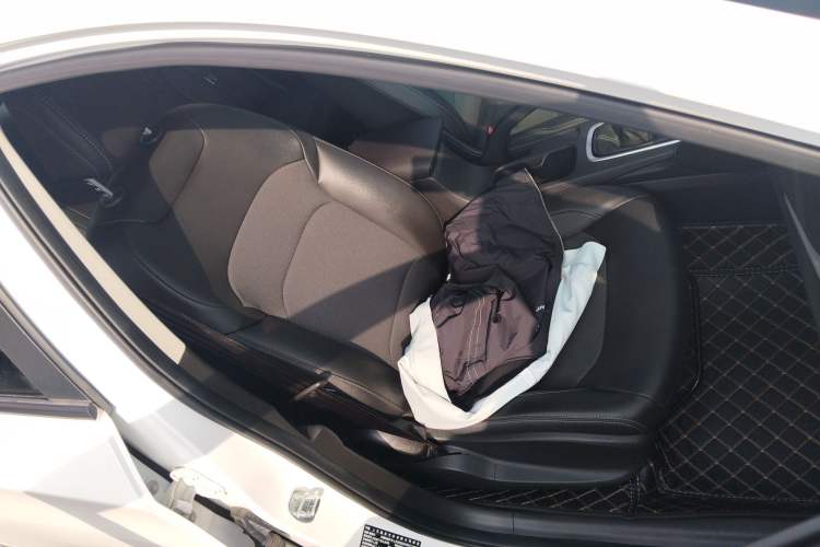 Used Chevrolet Cavalier 2019 320 Manual Xinyue Edition Right Front Seat