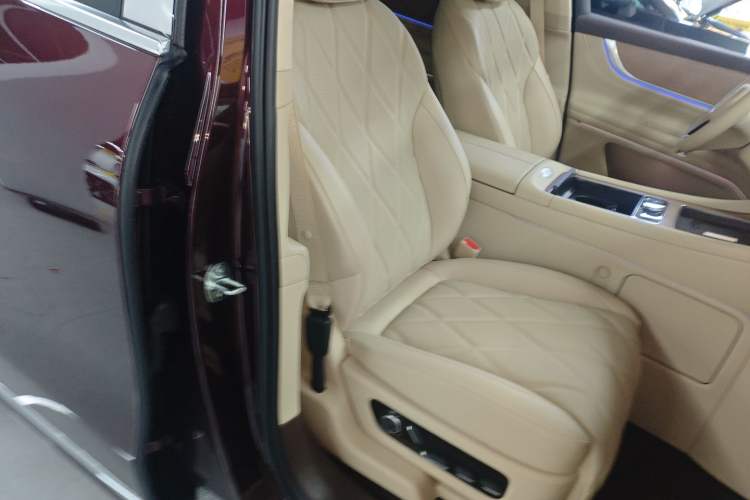 Used Hima AITO M9 2025 Extended-Range Ultra Version 52 kWh 5-Seater Edition