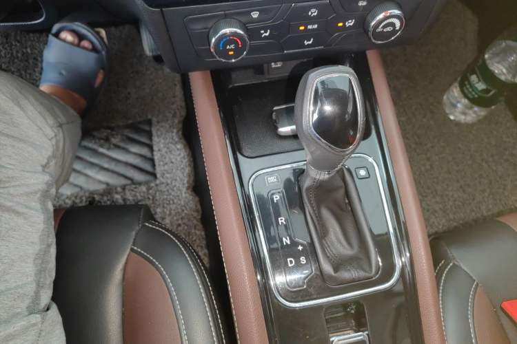 Used Dongfeng Fengon 580 2017 1.5T CVT Luxury Model
