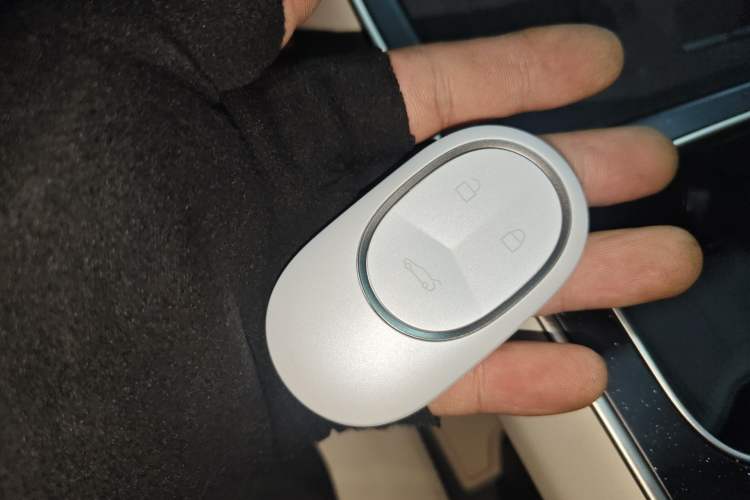 Used Nio ET5T 2025 75 kWh Touring Vehicle Key