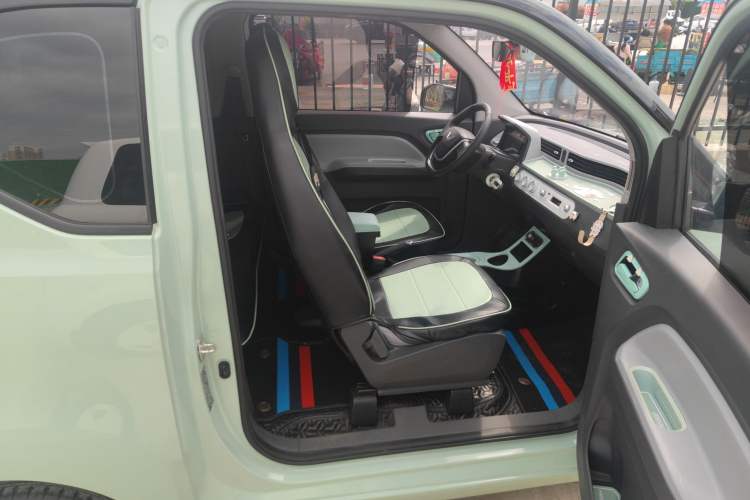 Used Wuling Hongguang MINIEV 2022 Macaron Premium Model – Lithium Iron Phosphate Right Front Seat