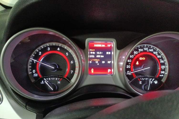 Used Dodge Journey 2013 2.4L Two-Wheel Drive Luxury Version Odometer Close Up