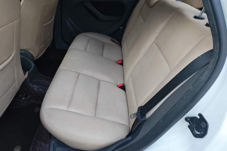 Used Ford Focus 2013 Hatchback Classic 1.8L Automatic Base Model